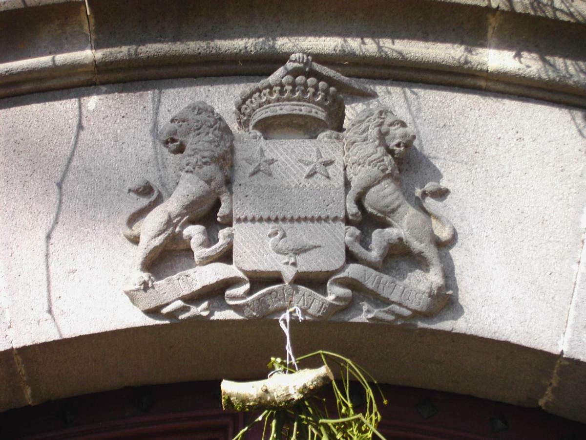 Chateau De Courbelimagne, Raulhac Exterior photo
